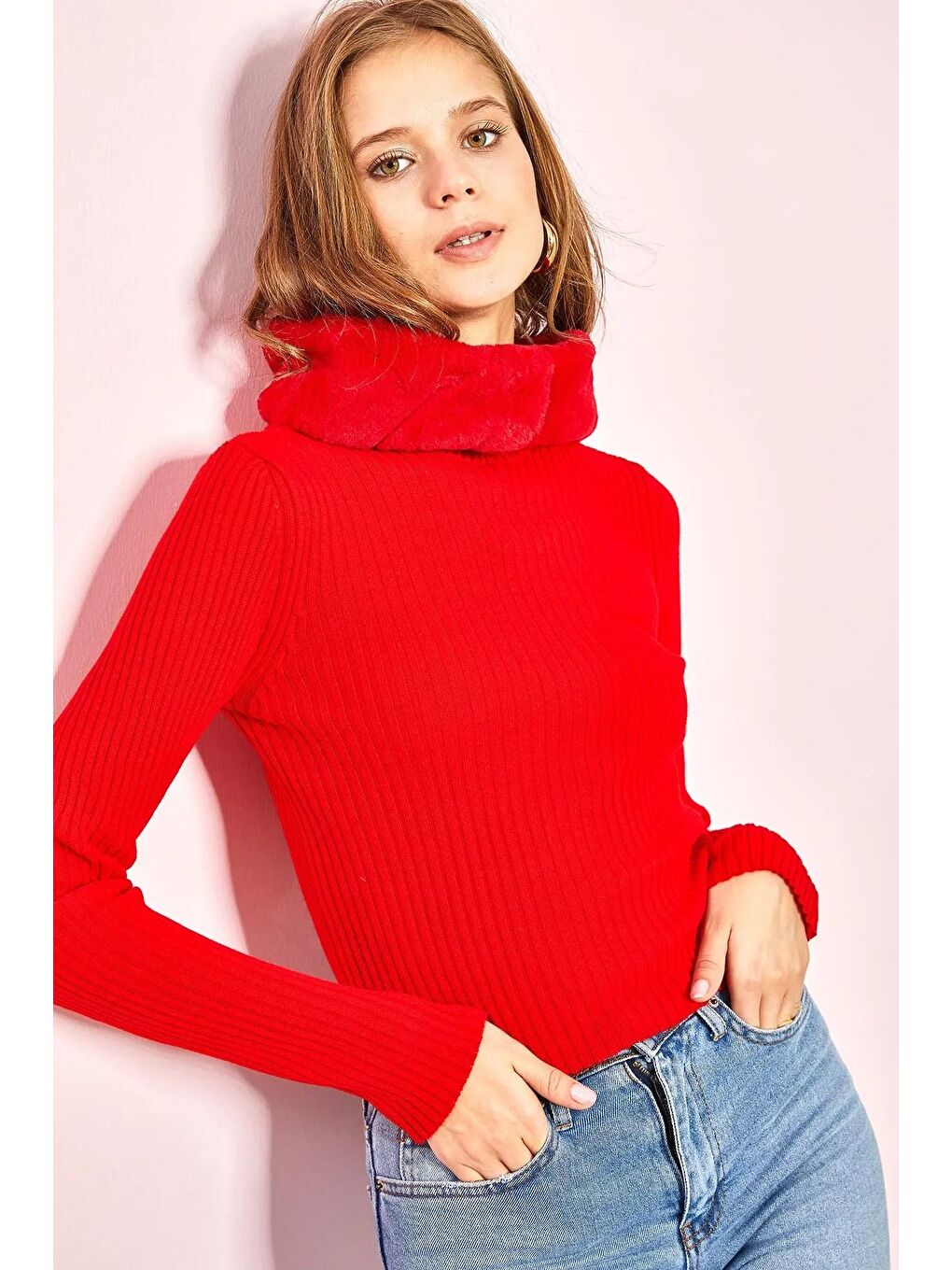 Kırmızı Kadın Suni Kürklü Kapüşonlu Triko Kazak-1