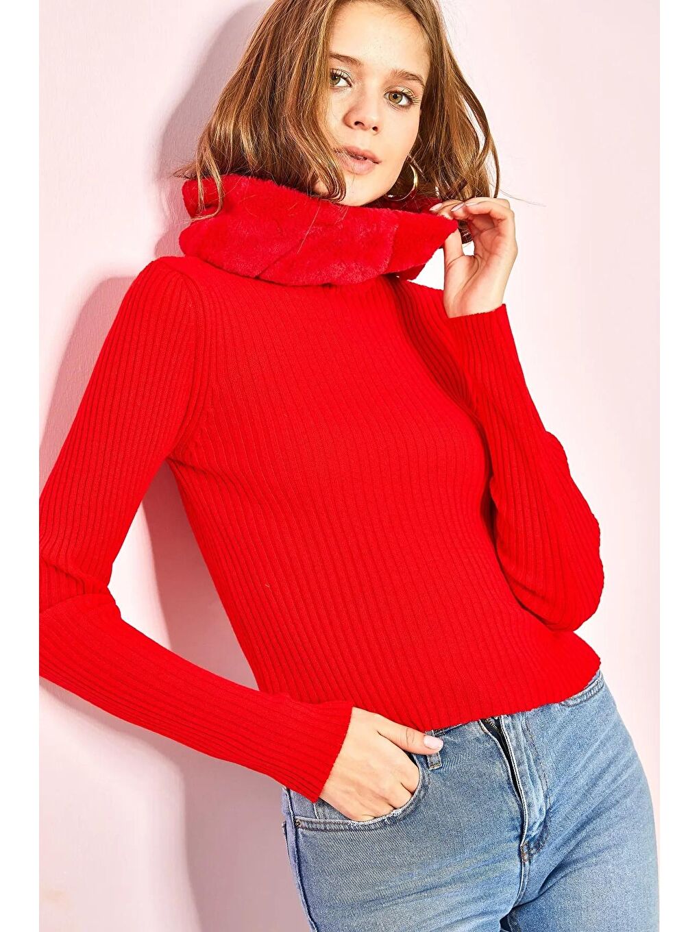 Kırmızı Kadın Suni Kürklü Kapüşonlu Triko Kazak-2