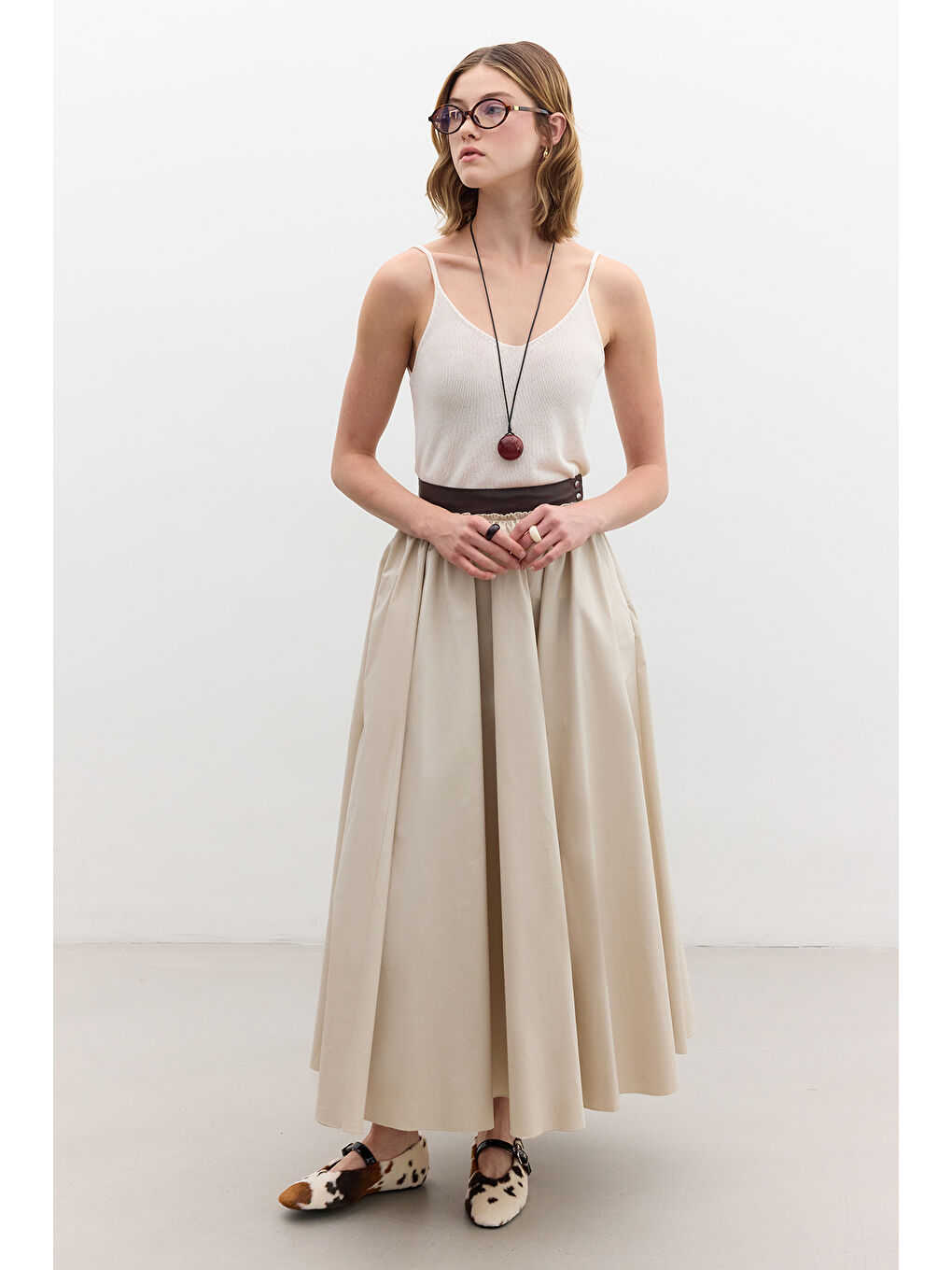 Bej Deri Detaylı Geniş Etek Taş-2
