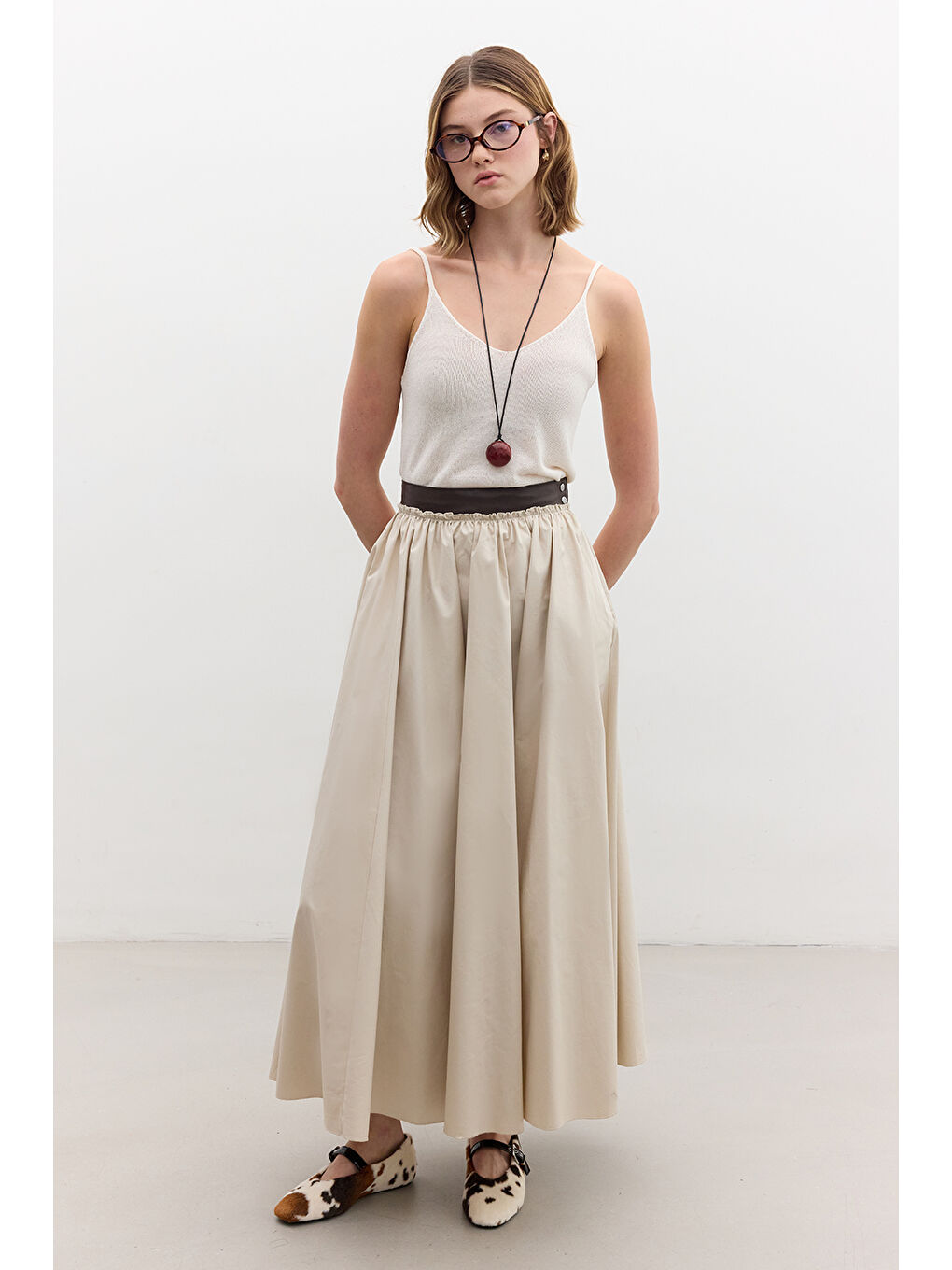 Bej Deri Detaylı Geniş Etek Taş-3