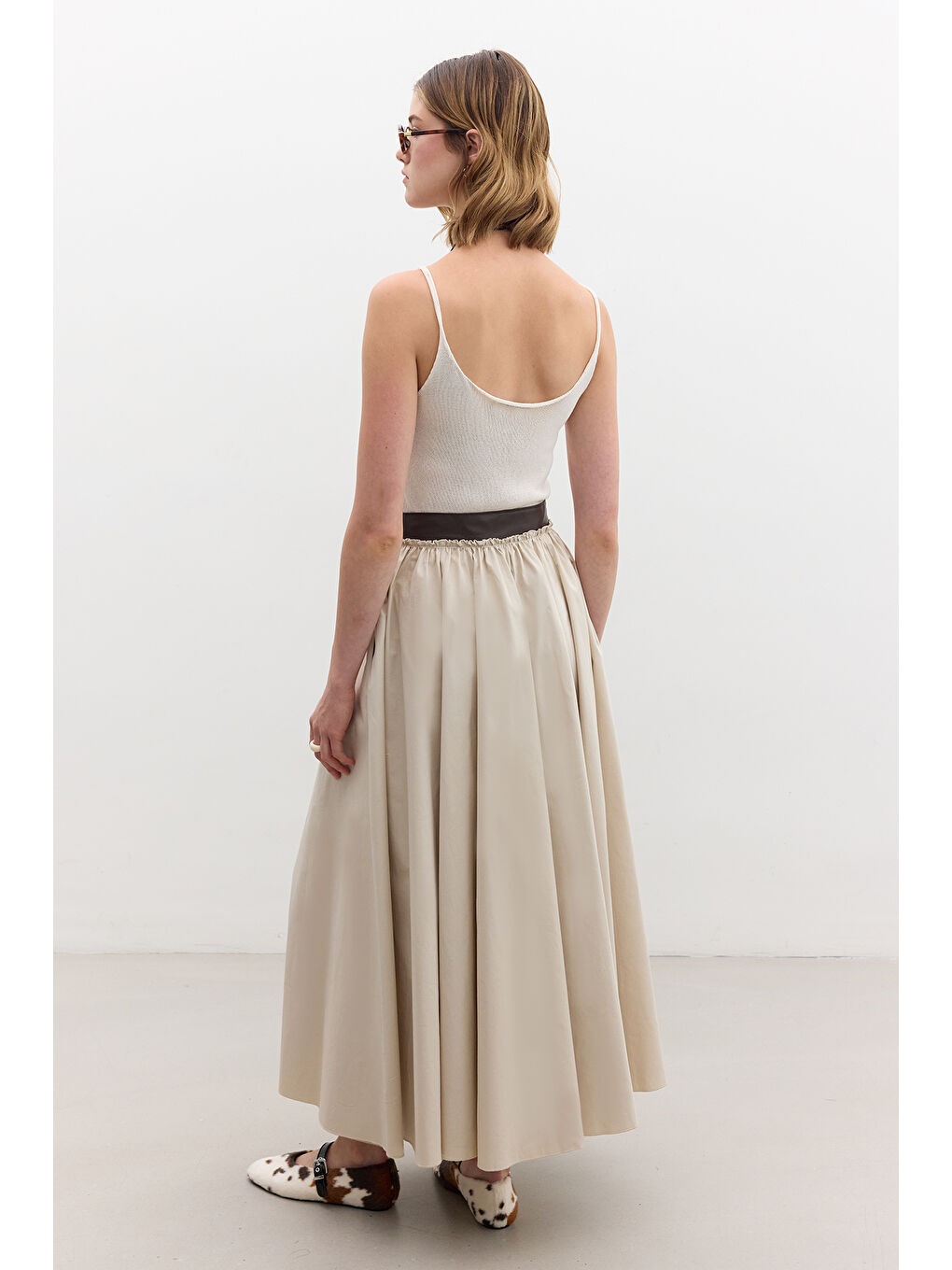 Bej Deri Detaylı Geniş Etek Taş-6