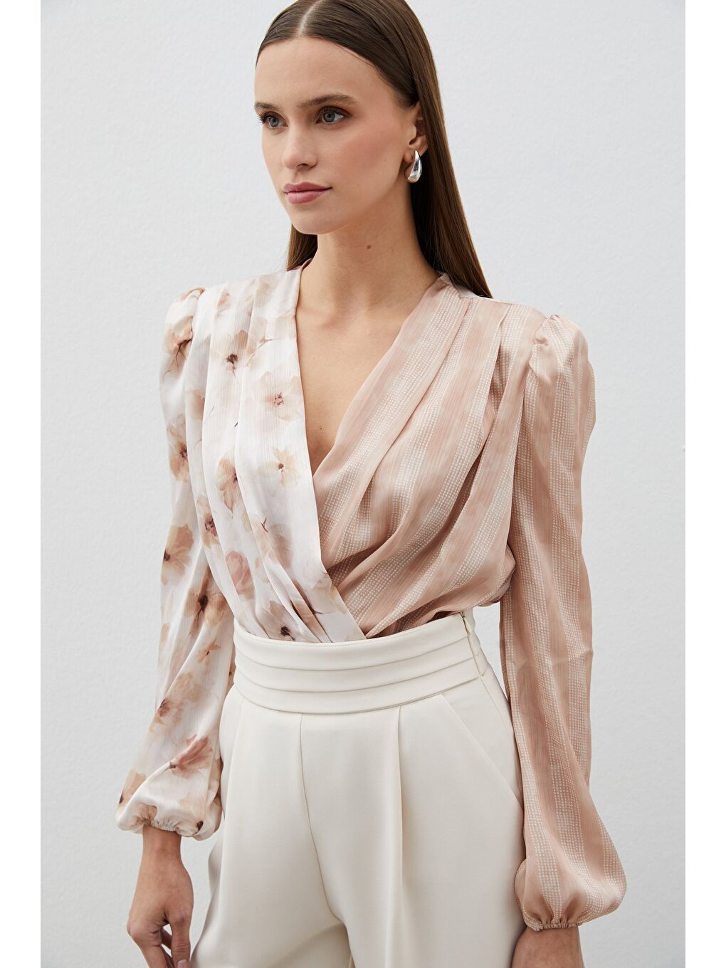 Bej Çift Desenli Kruvaze Bodysuit Bluz - Vizon-2