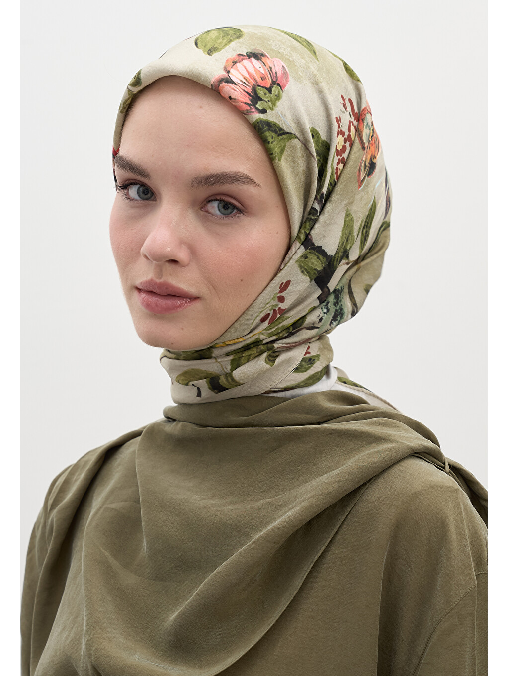 Flower Rain Desen Pamuklu Viskon Eşarp Soft Yeşil-1