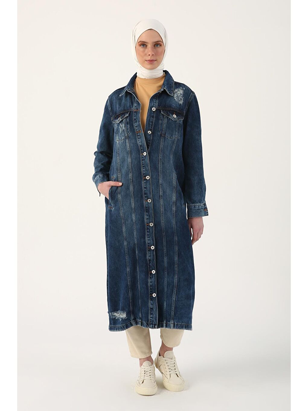 Mavi Yırtık Detaylı Uzun Denim Kap-1