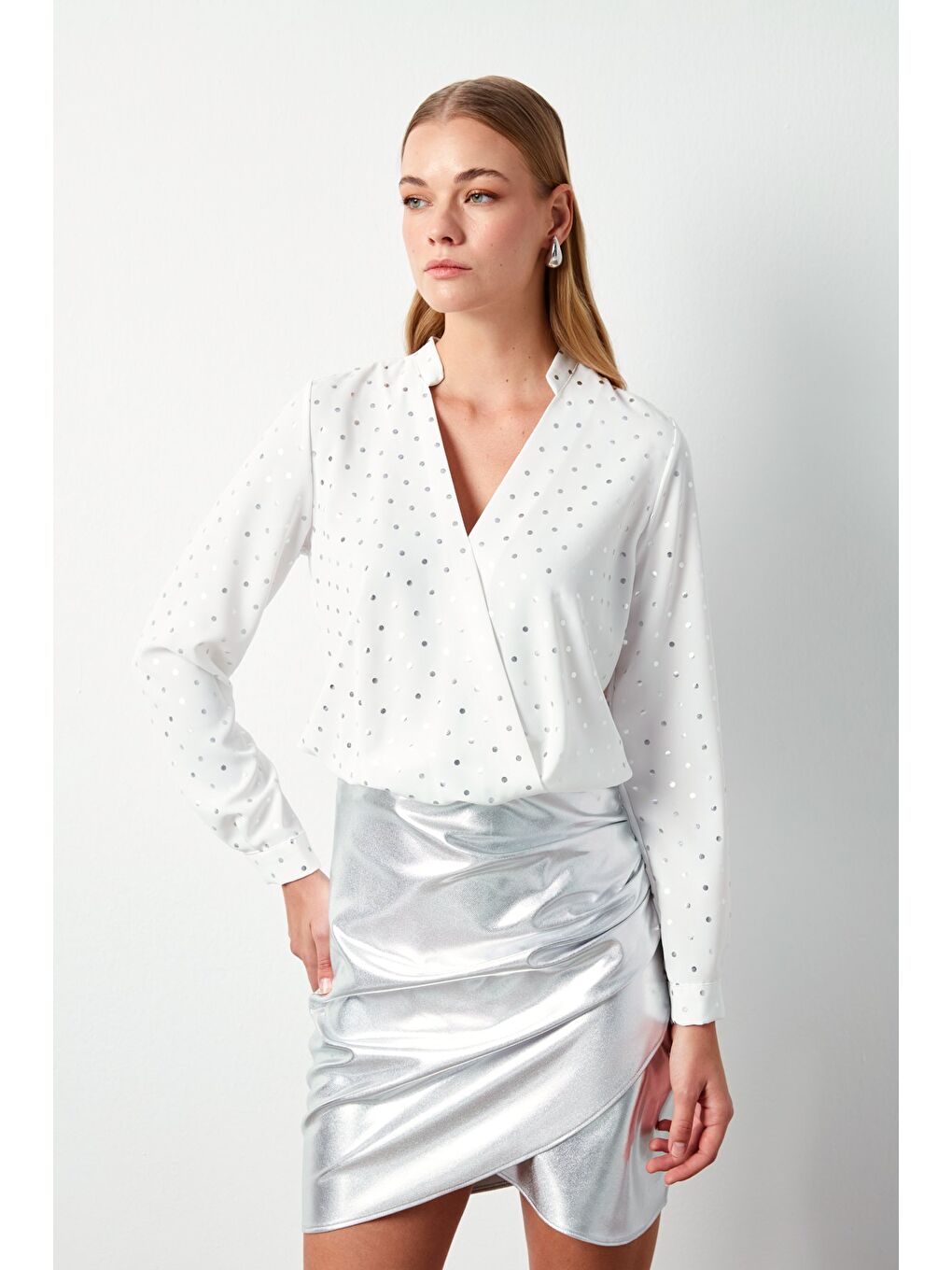 Parlak Puantiye Desenli Bluz - Ekru