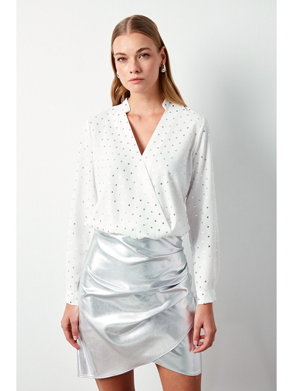 Parlak Puantiye Desenli Bluz - Ekru-1