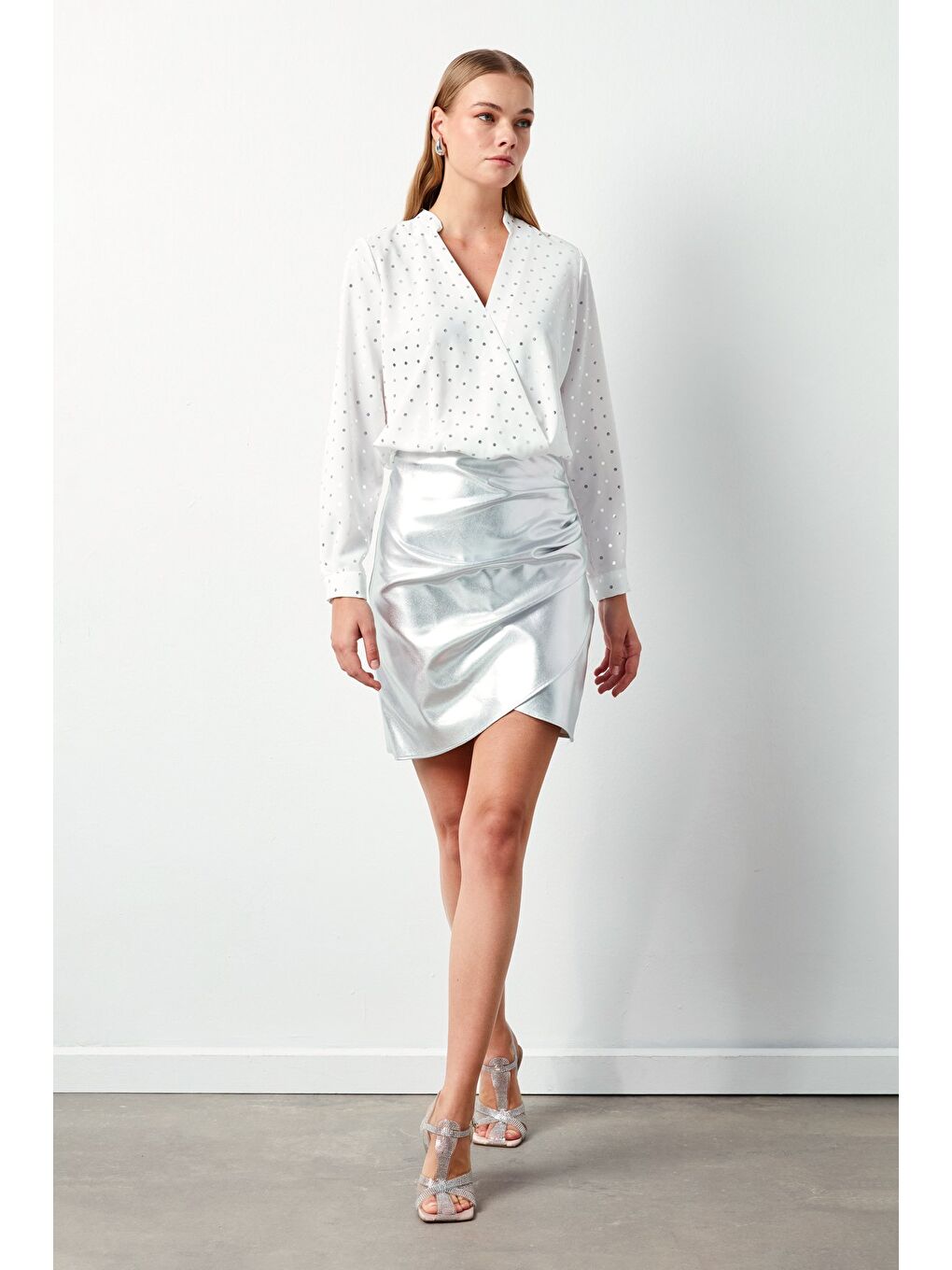 Parlak Puantiye Desenli Bluz - Ekru-2