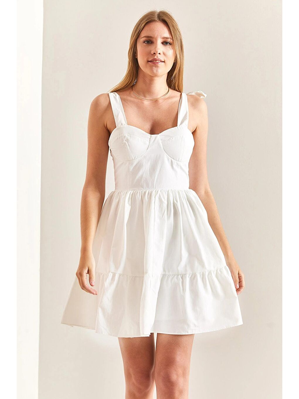 Beyaz Kadın Askılı Paraşüt Kumaş Elbise-4