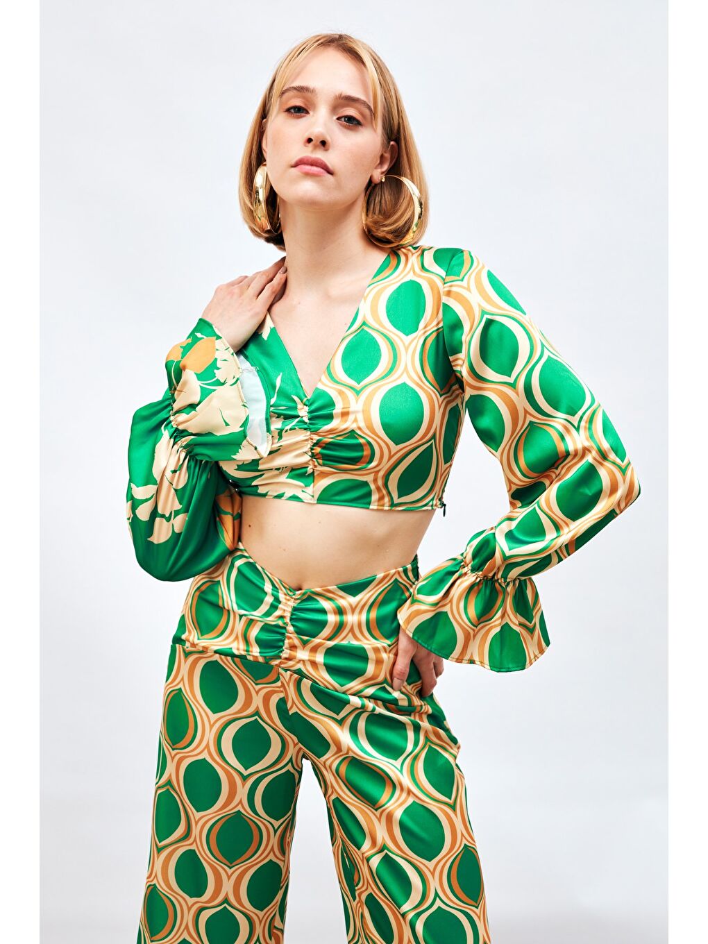 Büzgü Detaylı Desenli Bluz - Yeşil-3