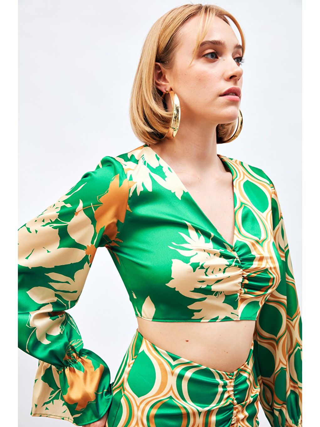 Büzgü Detaylı Desenli Bluz - Yeşil-4