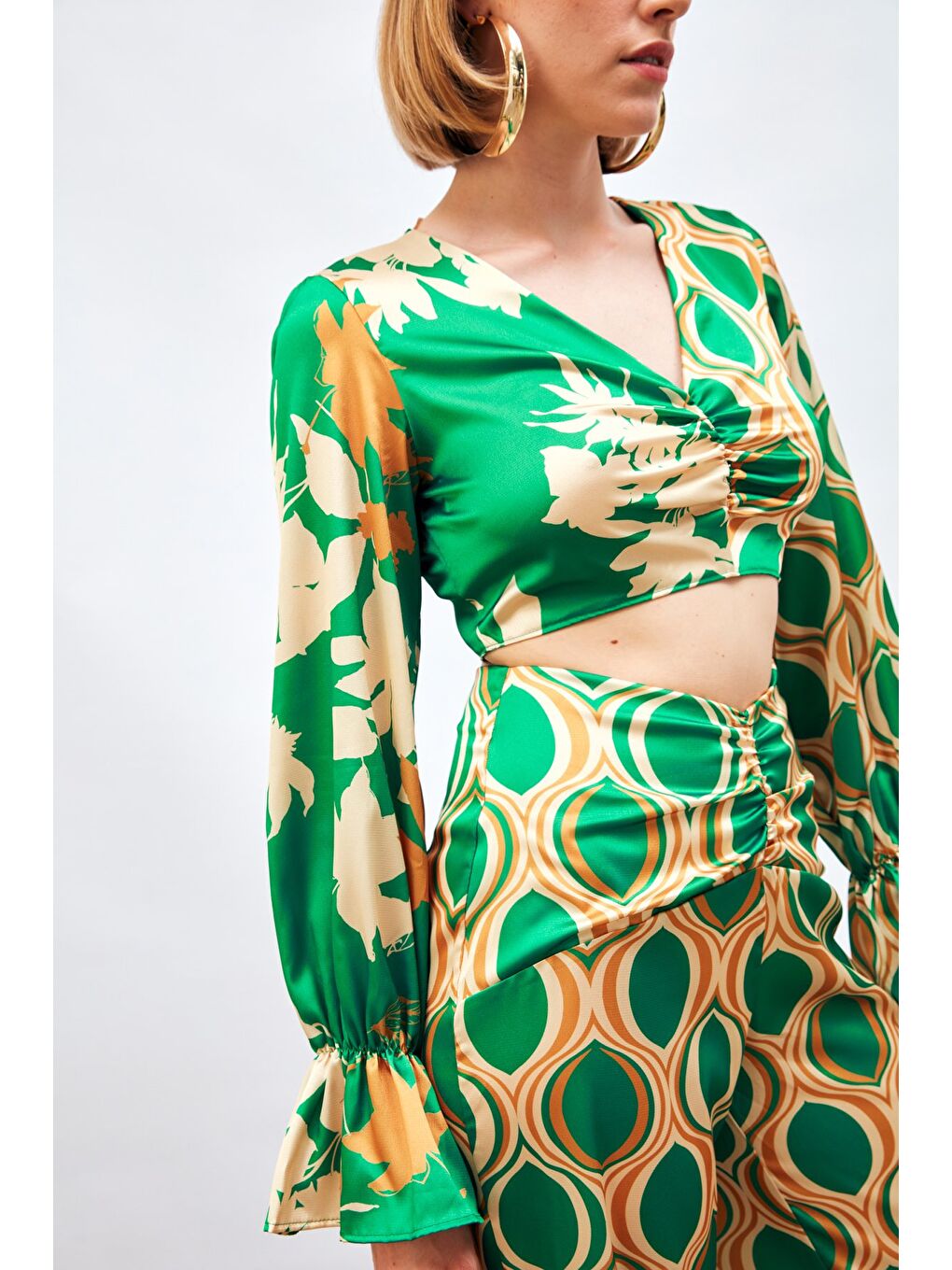 Büzgü Detaylı Desenli Bluz - Yeşil-5