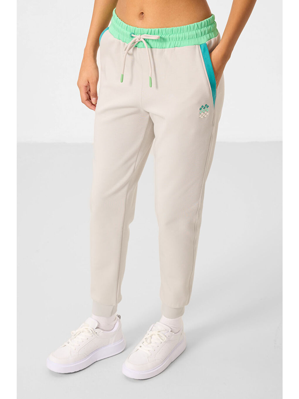 Bej Taş Kapüşonlu Renk Bloklu Kadın Eşofman Takım - 95327-5