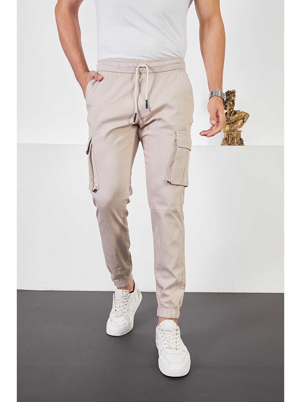 Erkek Gri Beli ve Paçası Lastikli Kargo Cep Armürlü Jogger Pantolon