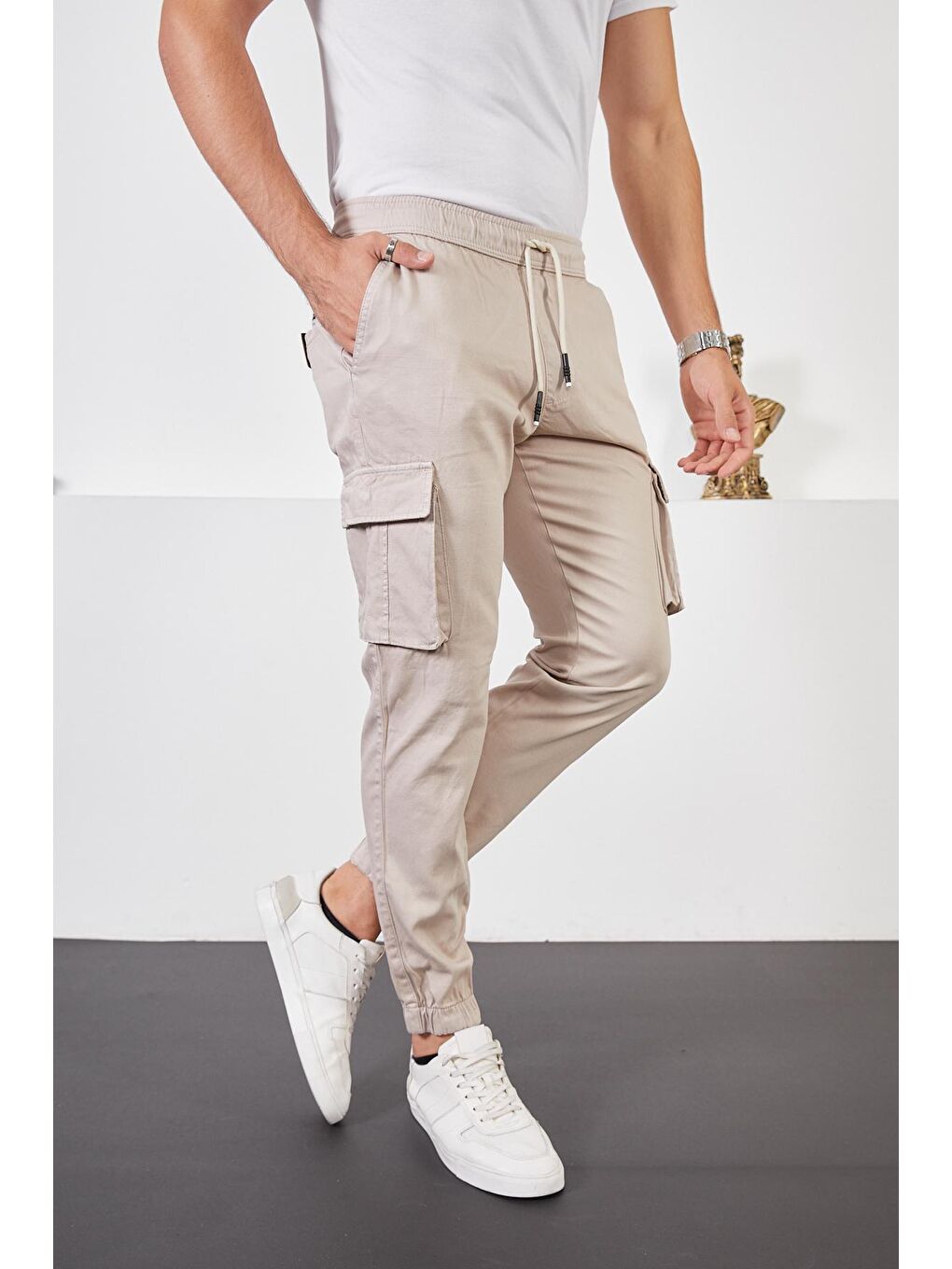 Erkek Gri Beli ve Paçası Lastikli Kargo Cep Armürlü Jogger Pantolon-2