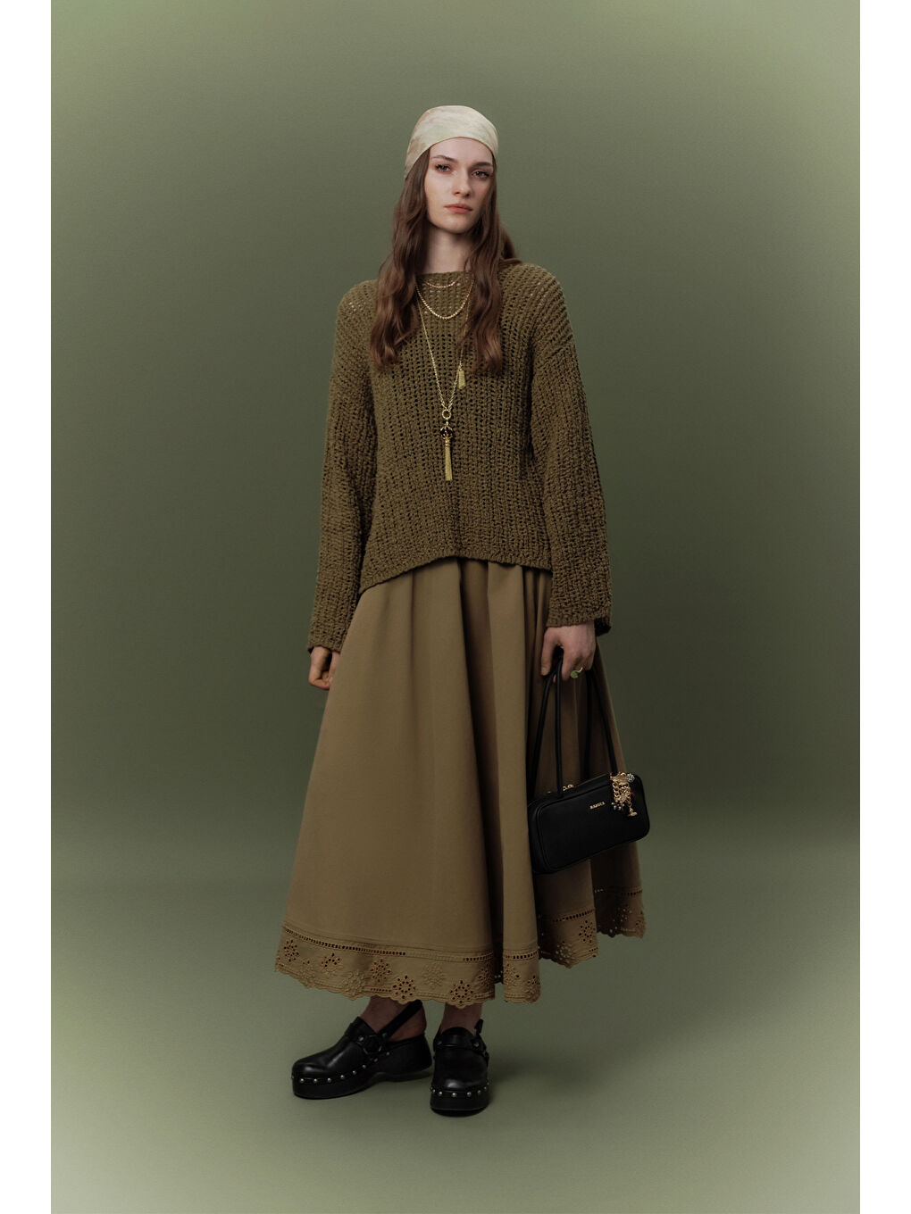 Nakış Detaylı Geniş Etek Yeşil