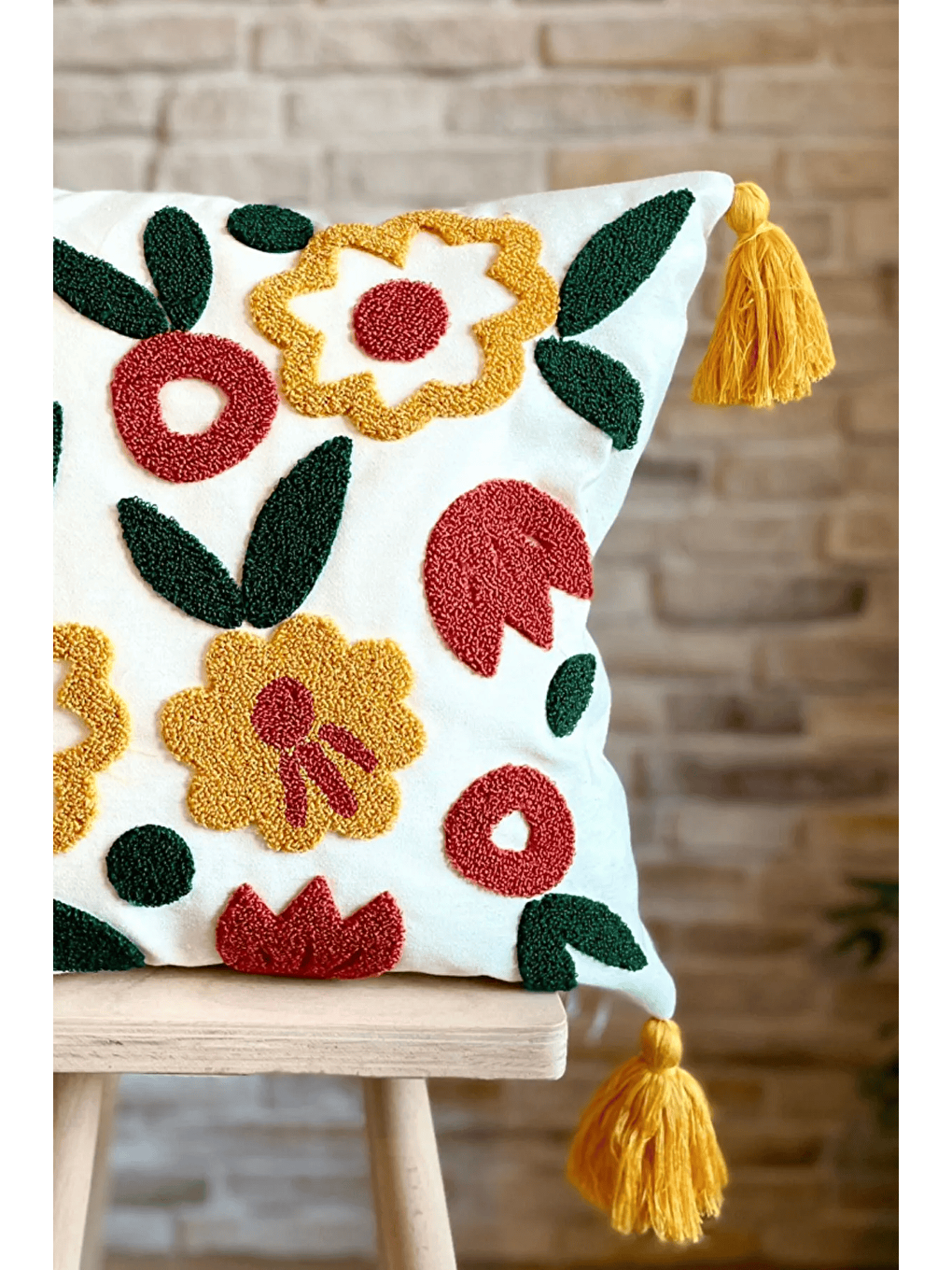 Sarı Punch İşlemeli Tekli Dekoratif Özel Tasarım Kırlent Kılıfı (panç)-2