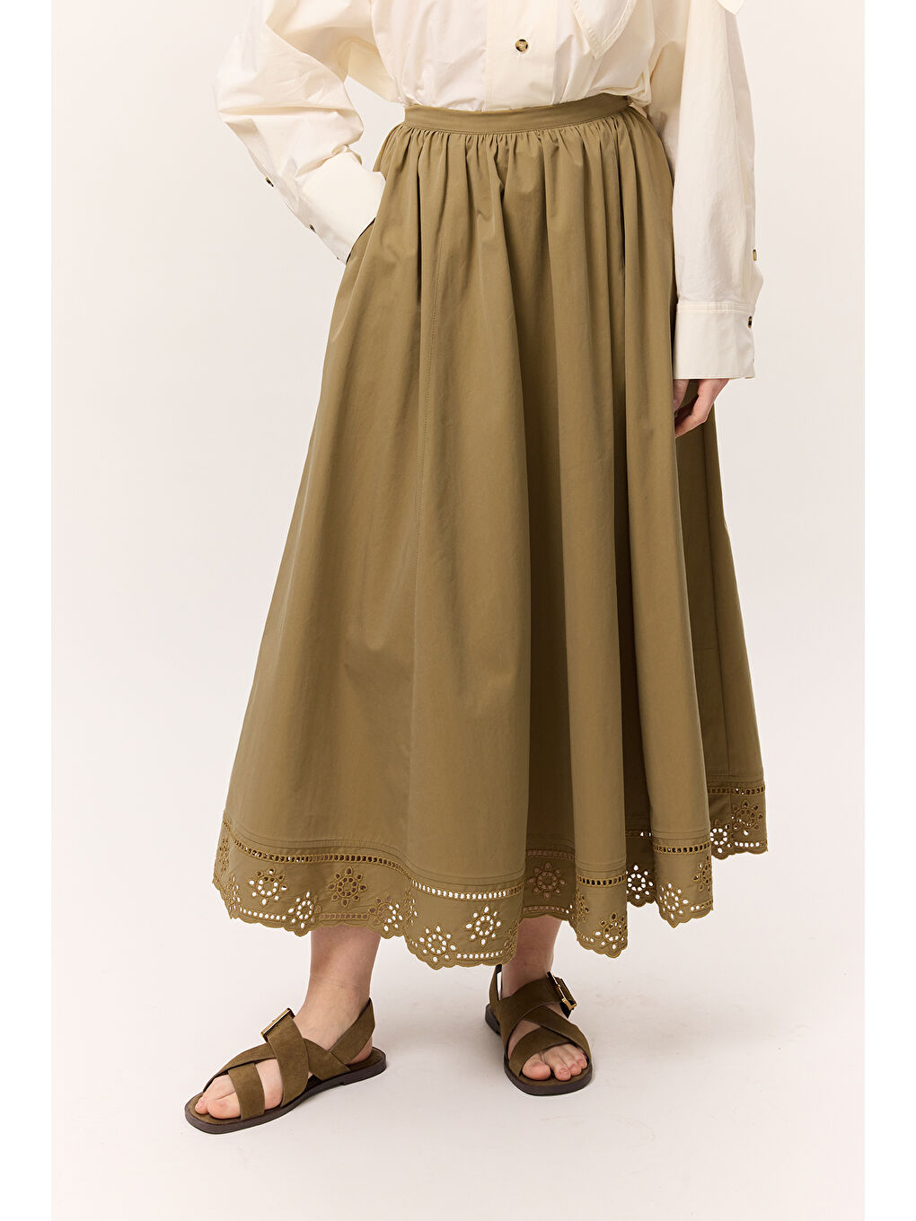 Nakış Detaylı Geniş Etek Yeşil-4