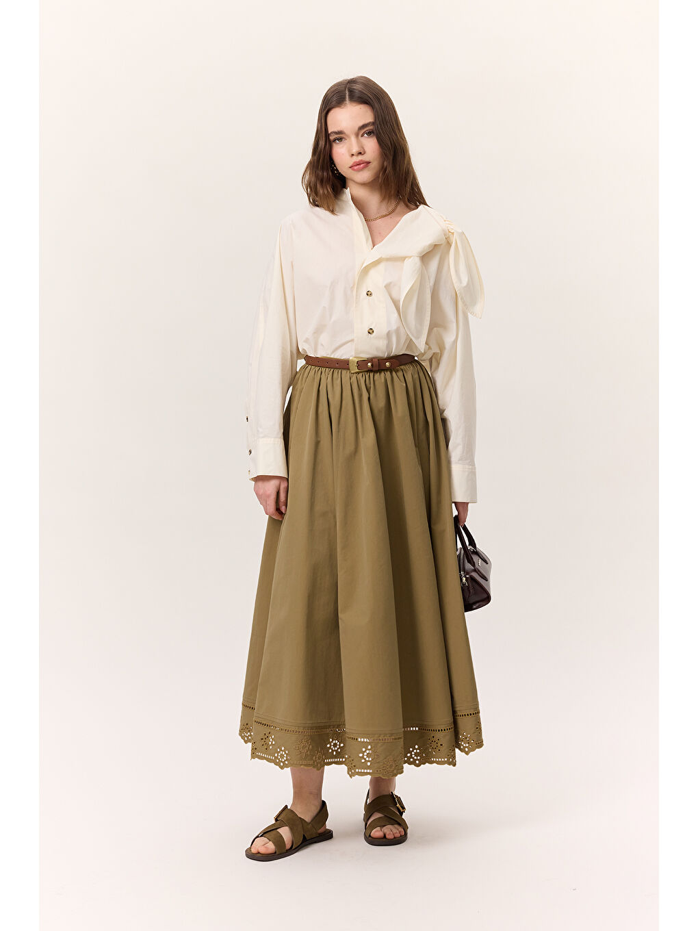 Nakış Detaylı Geniş Etek Yeşil-5