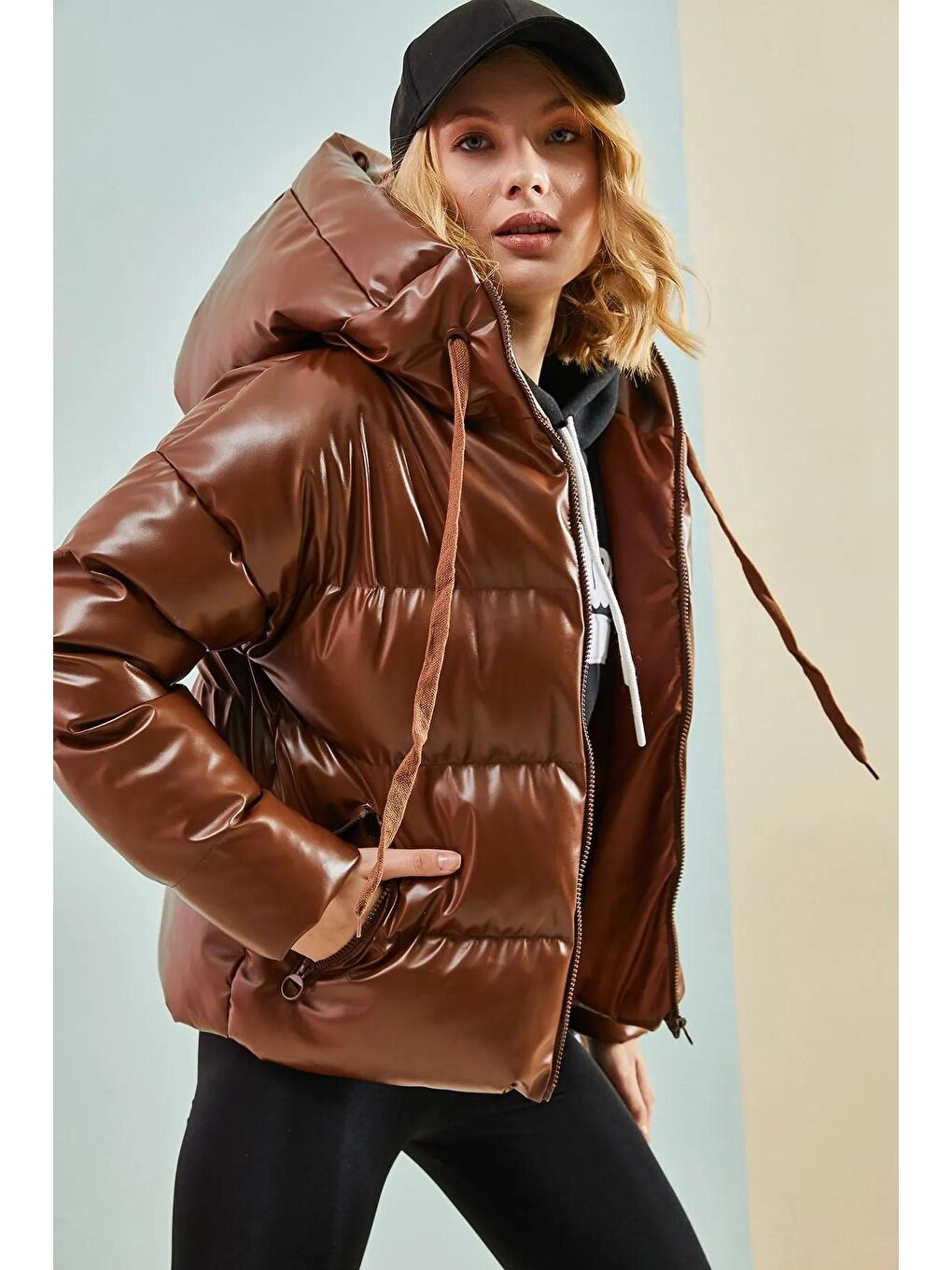Kahverengi Kadın Kapüşonlu Deri Mont-1