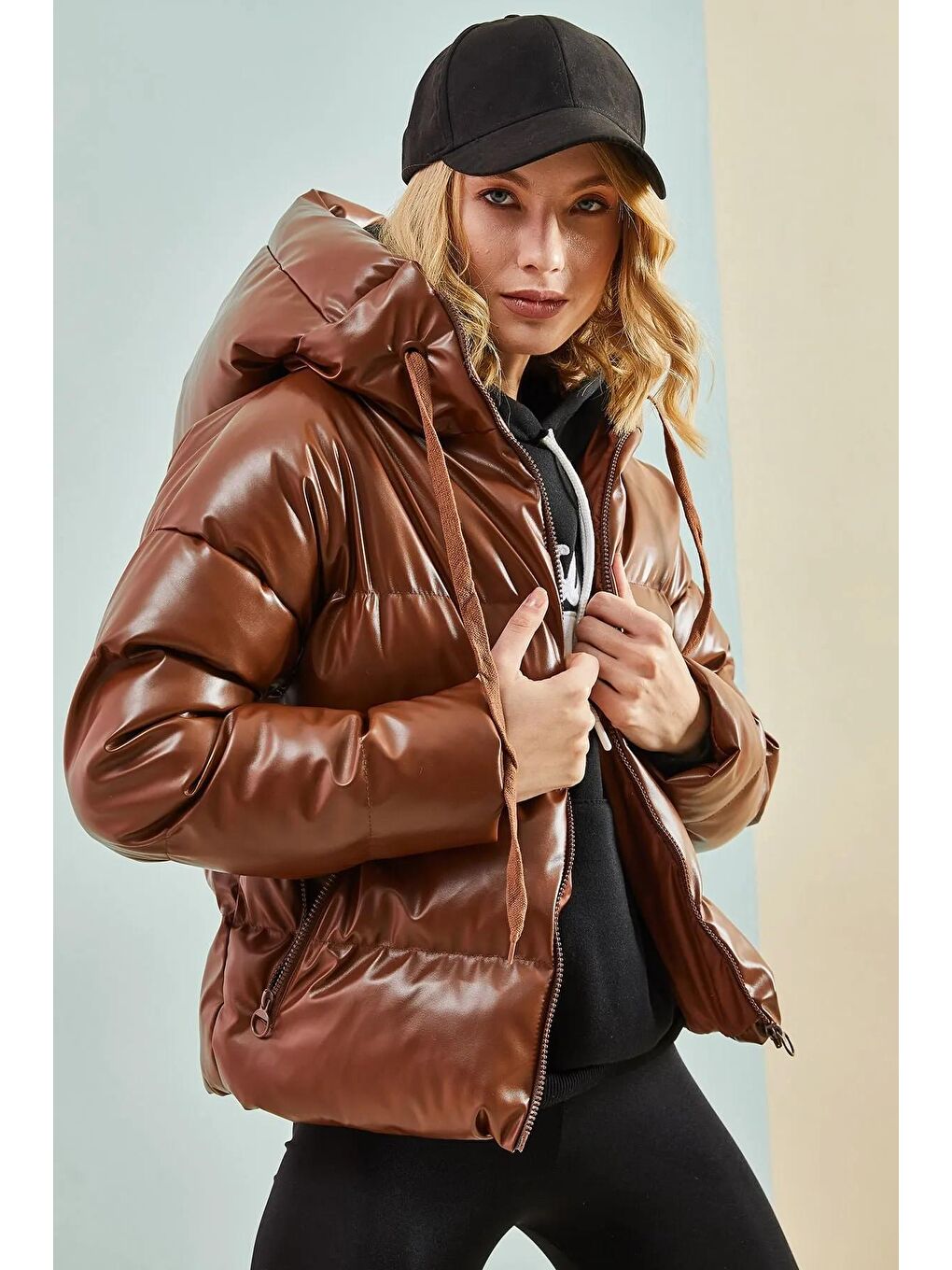 Kahverengi Kadın Kapüşonlu Deri Mont-2