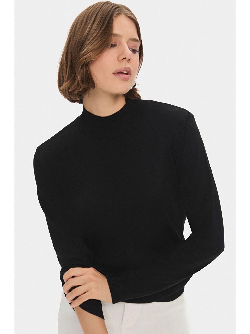 Siyah Yarım Balıkçı Yaka Kadın Triko Kazak