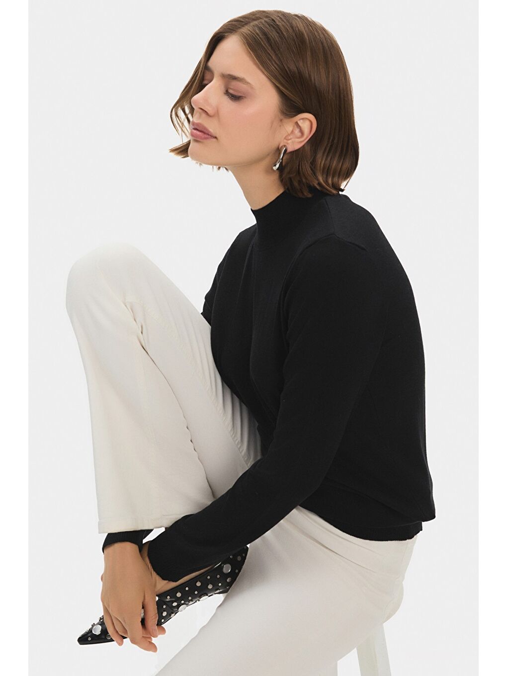 Siyah Yarım Balıkçı Yaka Kadın Triko Kazak-1