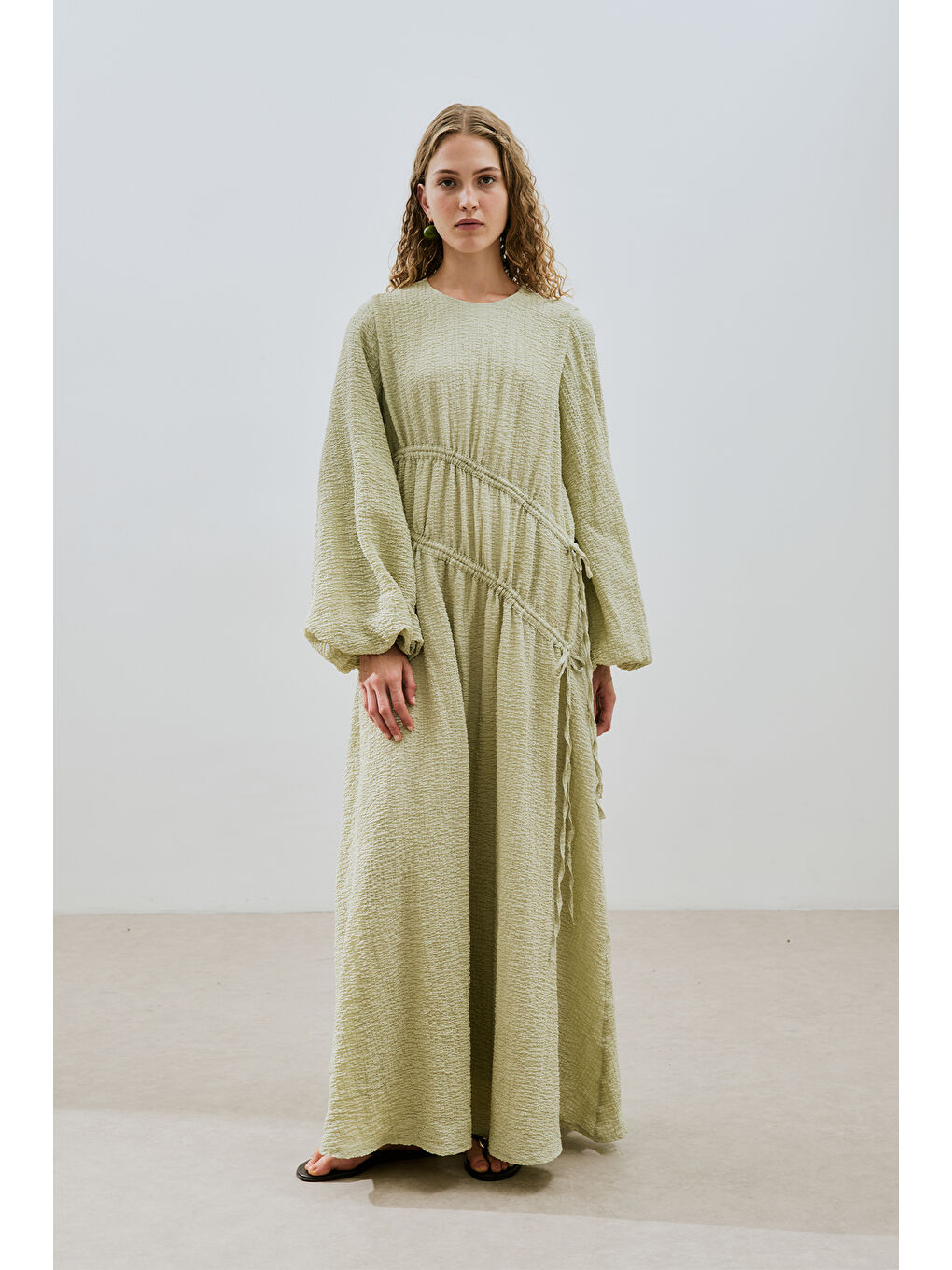 Büzgü Bağlamalı Dokulu Elbise Yeşil