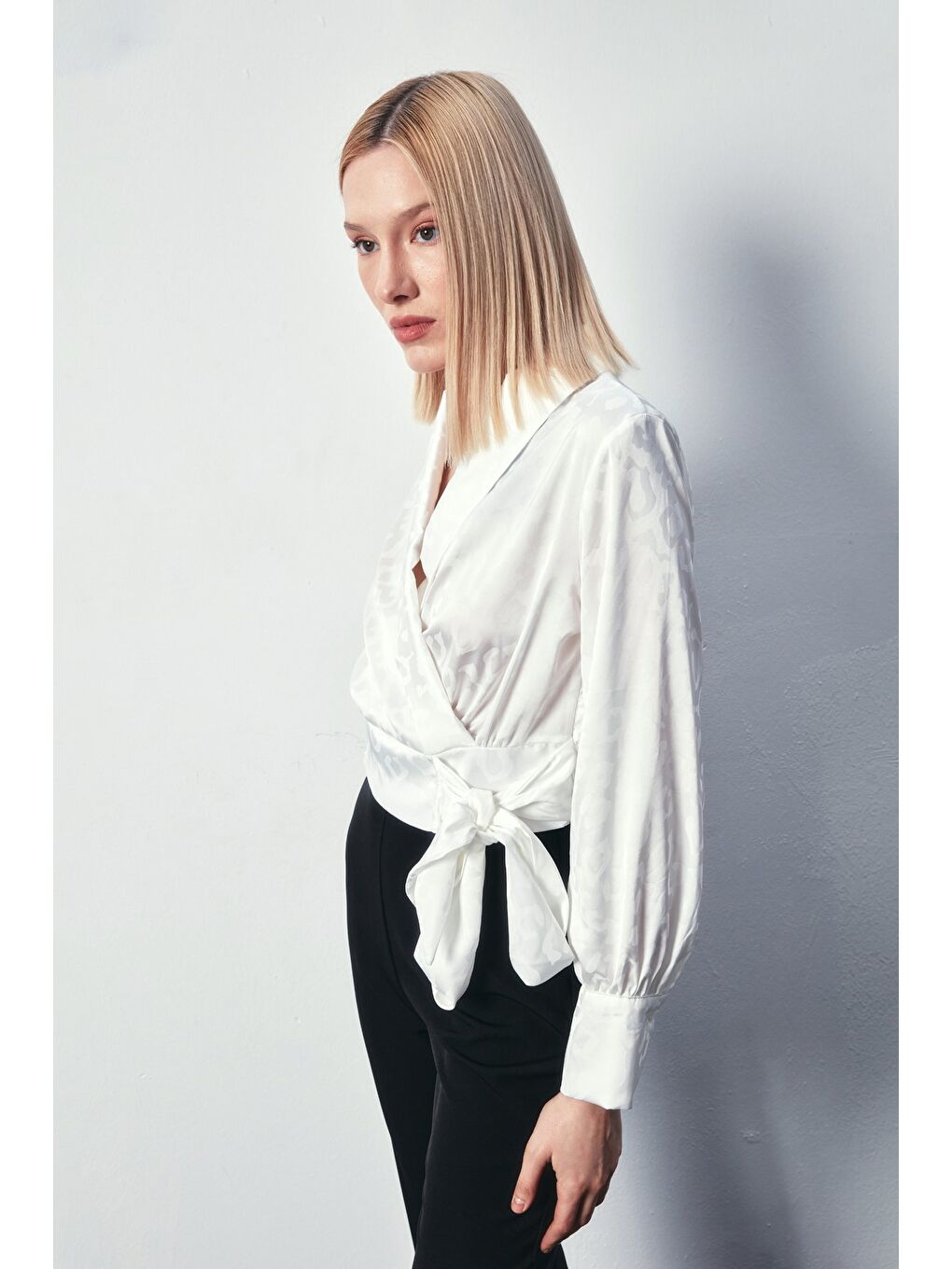 Yan Kuşaklı Saten Bluz - Ekru-2