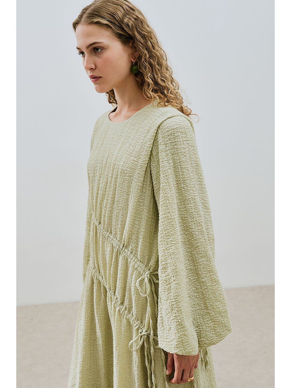 Büzgü Bağlamalı Dokulu Elbise Yeşil-2