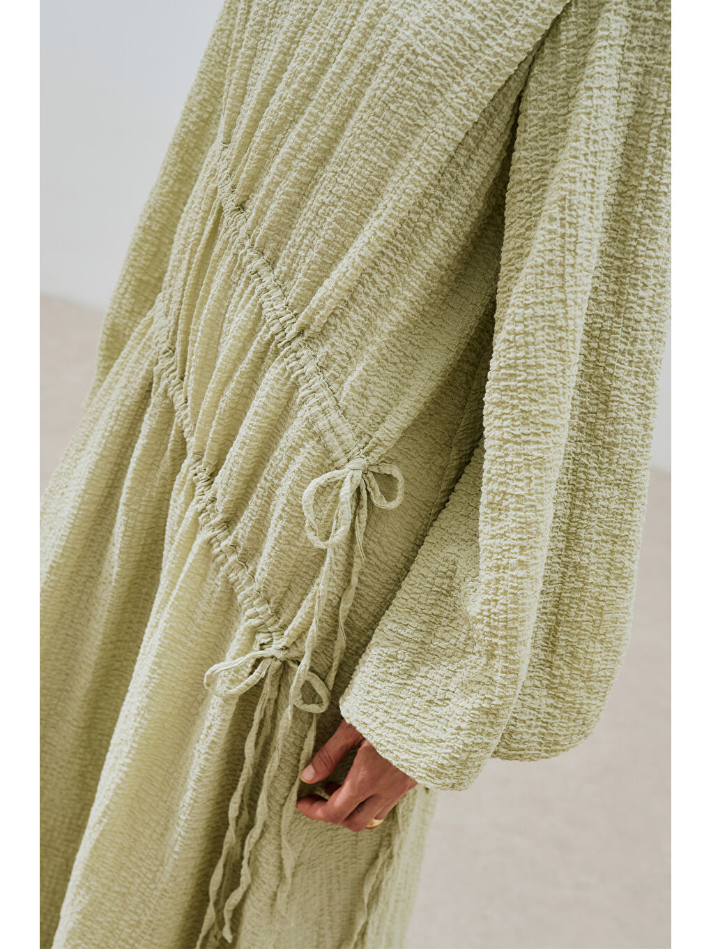 Büzgü Bağlamalı Dokulu Elbise Yeşil-3