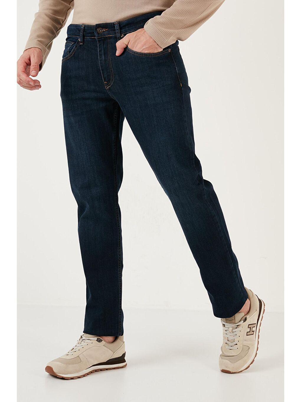 Mavi Pamuklu Yüksek Bel Comfort Fit Boru Paça Jeans 4400J25TEXAS