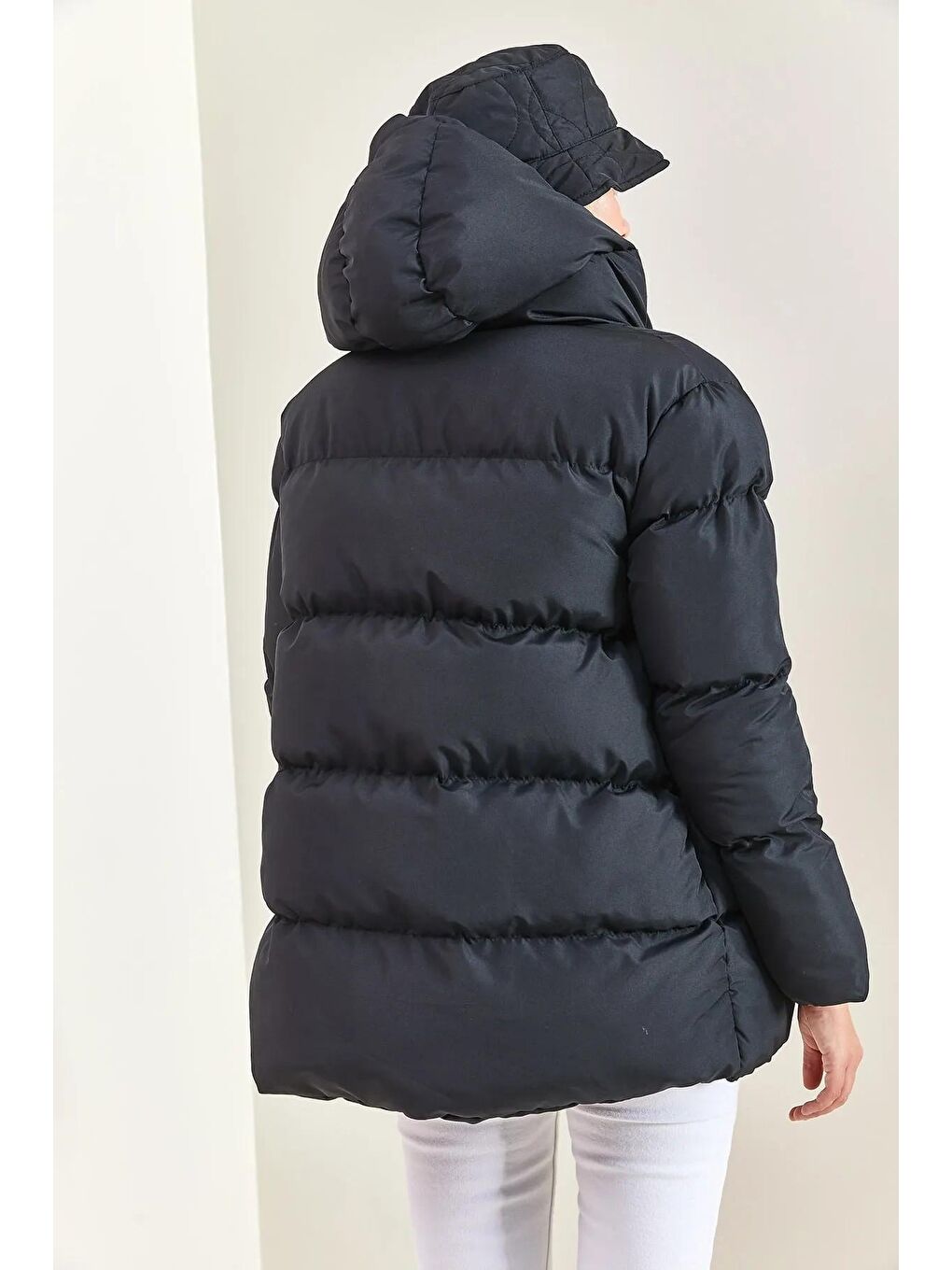 Siyah Kadın Kapüşonlu Şişme Mont-3