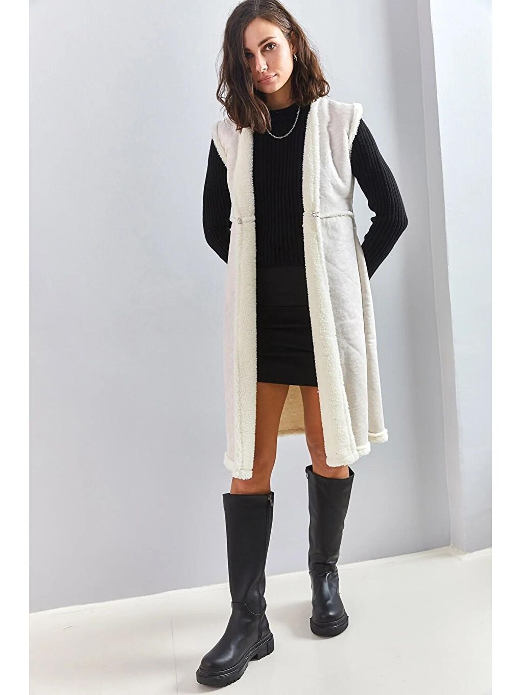 Bej Kadın Süet Pelüşlü Yelek-1