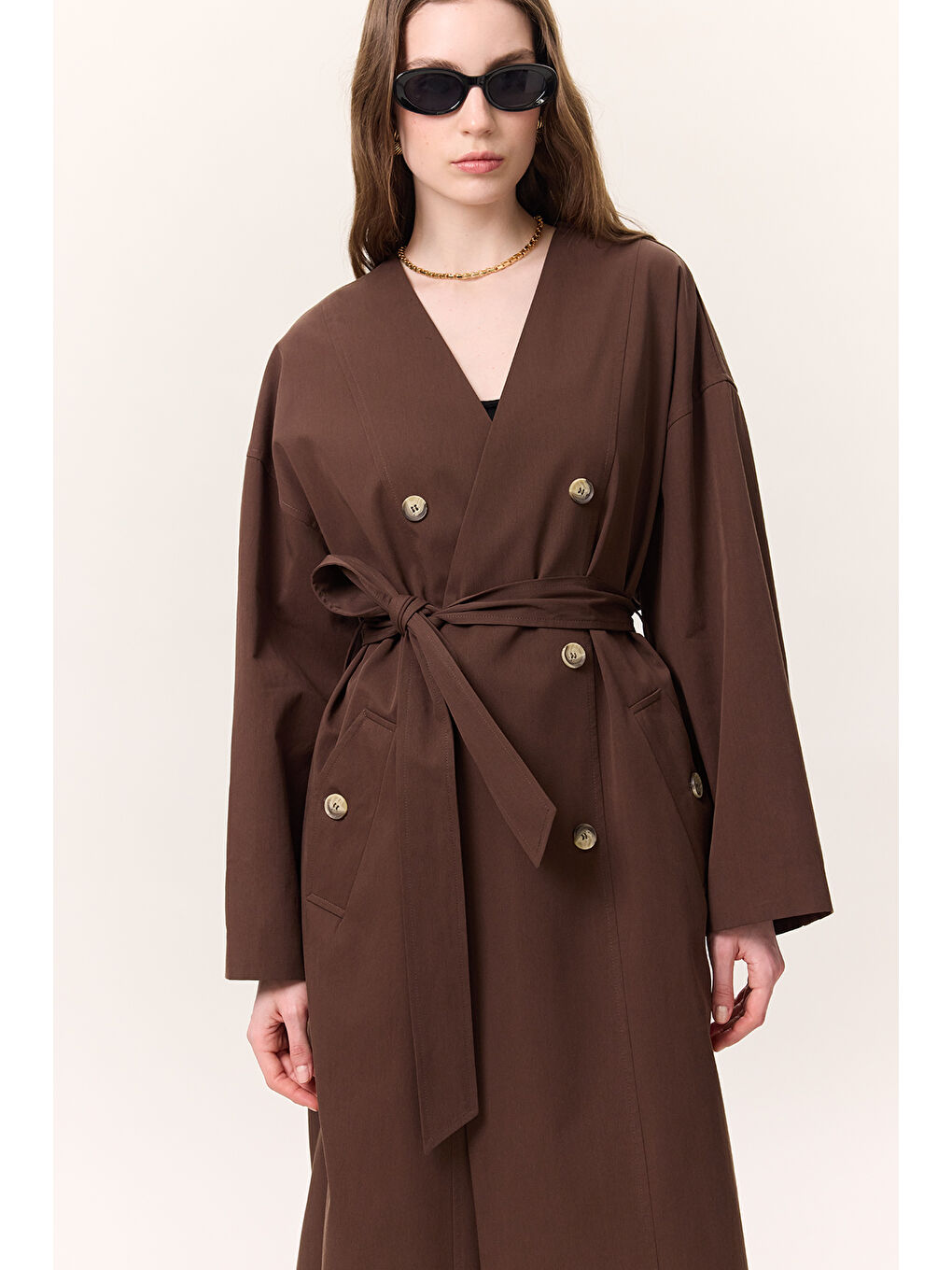 Şal Detaylı Tasarım Trençkot Kahverengi-5