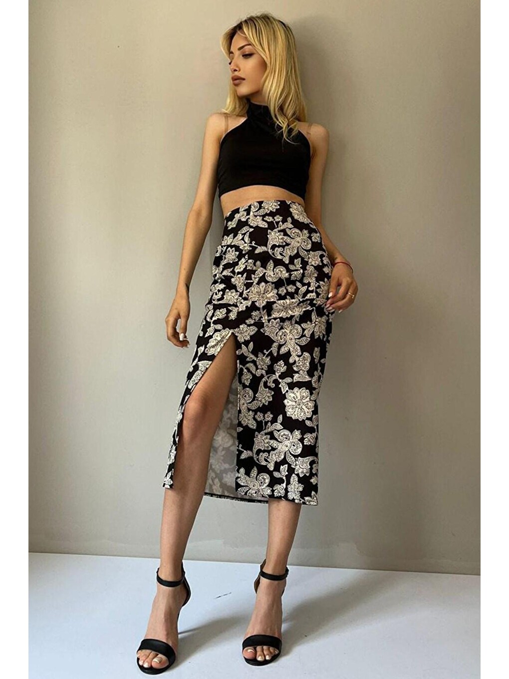 Beyaz Çiçekli Midi Boy Büzgülü Keten Görünümlü Etek Mg1540