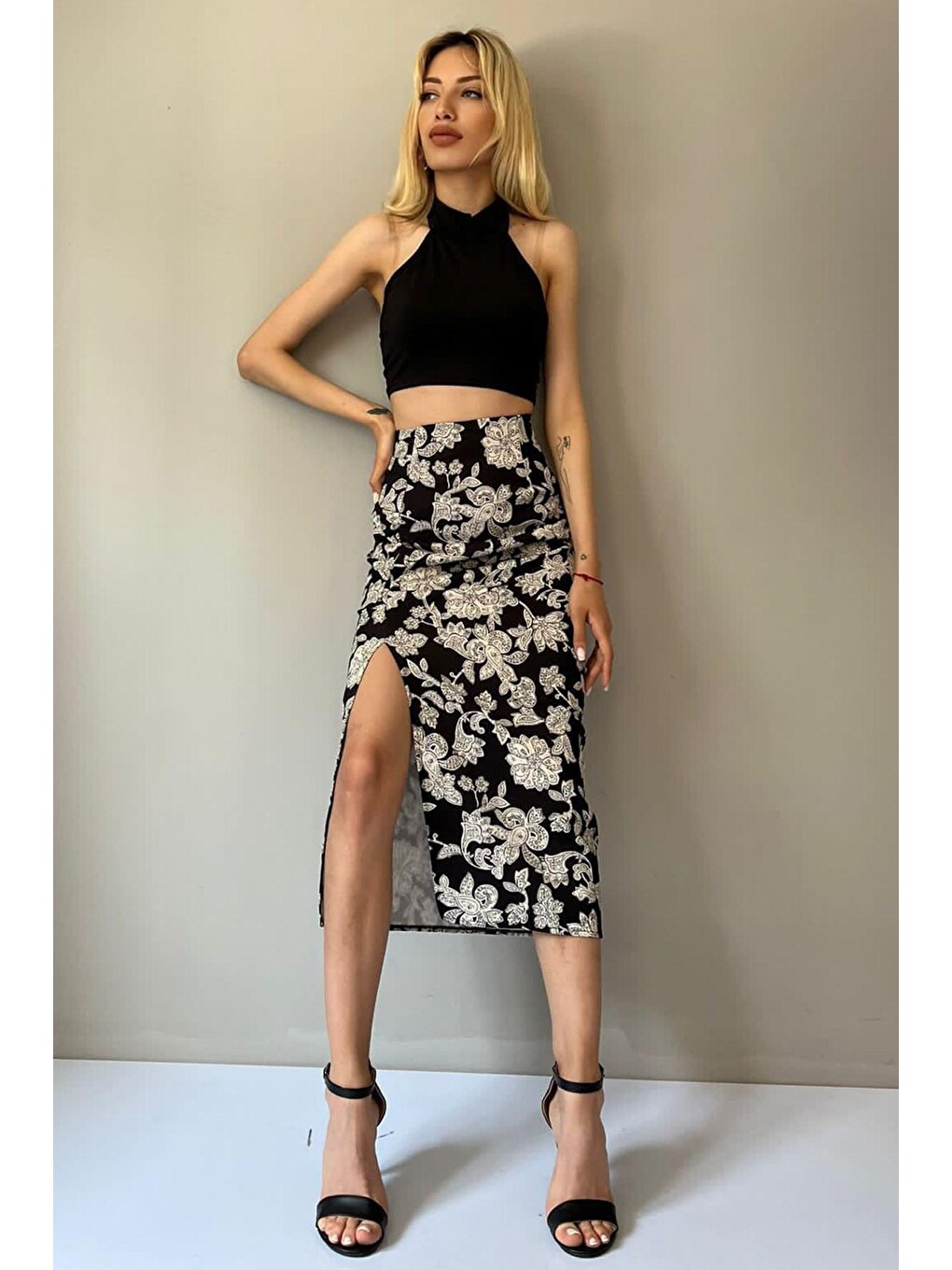 Beyaz Çiçekli Midi Boy Büzgülü Keten Görünümlü Etek Mg1540-4