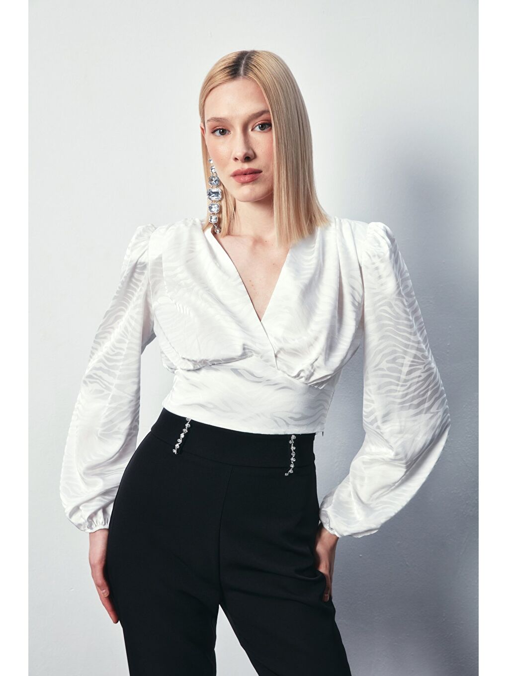 Desenli Kruvaze Saten Bluz - Ekru-3