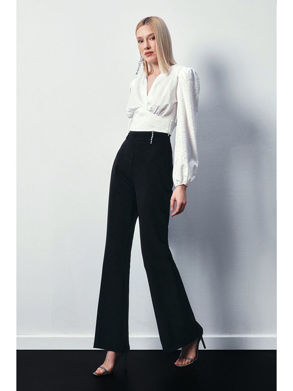 Desenli Kruvaze Saten Bluz - Ekru-6