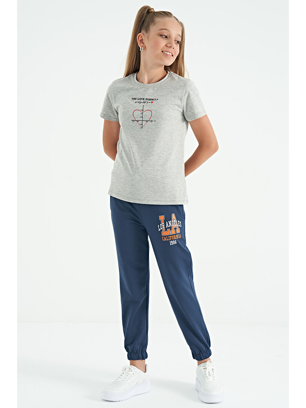 Gri Melanj O Yaka Baskı Detaylı Rahat Kalıp Kız Çocuk Tişört - 75129-4