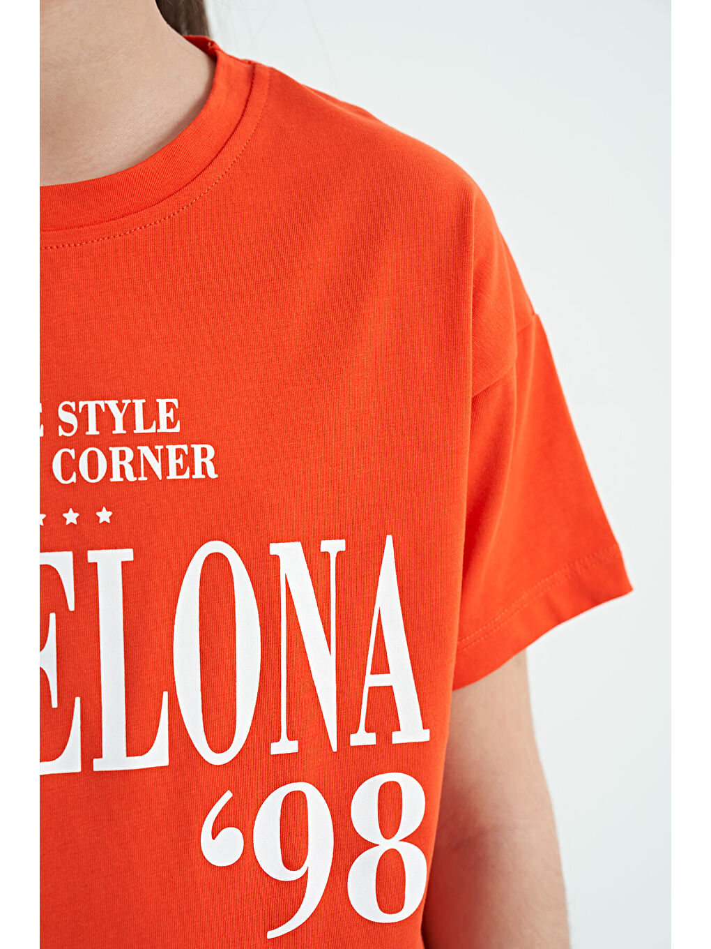 Kırmızı Portakal O Yaka Yazı Baskılı Düşük Omuz Oversize Kız Çocuk Tişört - 75115-8