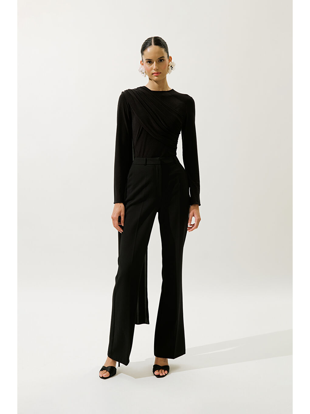 Pelerin Detaylı Bluz Siyah-1