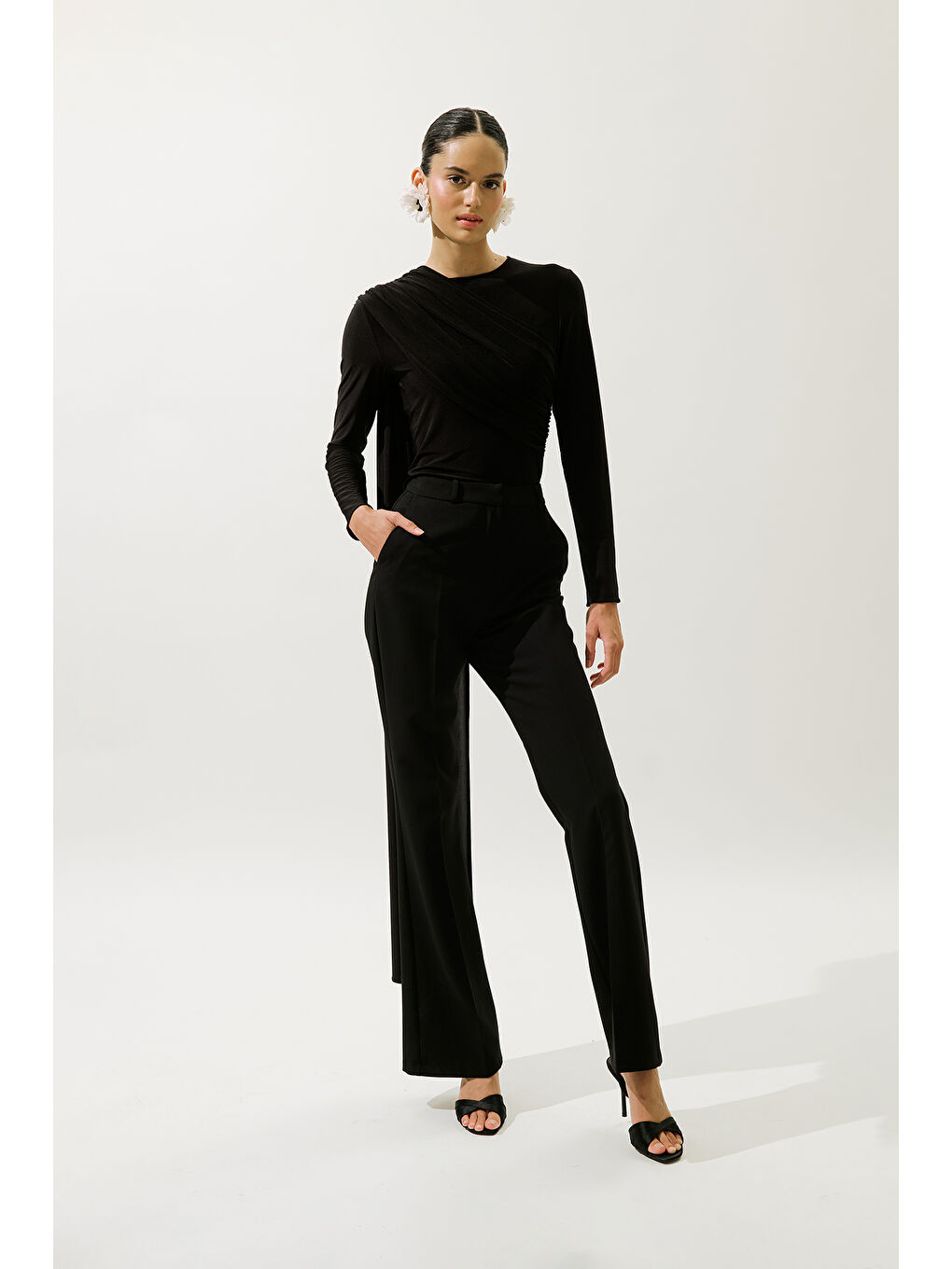 Pelerin Detaylı Bluz Siyah-2