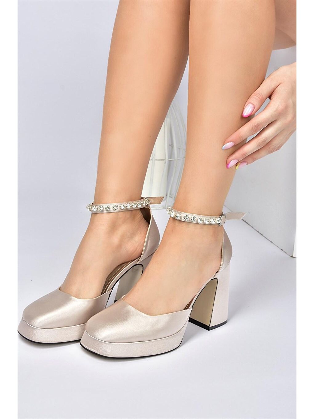 Bej Ten Saten Kumaş Kalın Platform Topuklu Kadın Ayakkabı M404111804-2