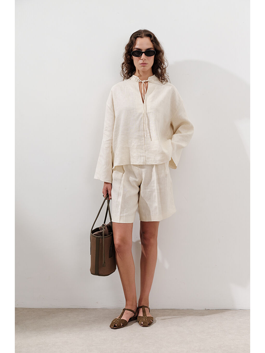 Bej Keten Pileli Bermuda Şort Vanilya-1