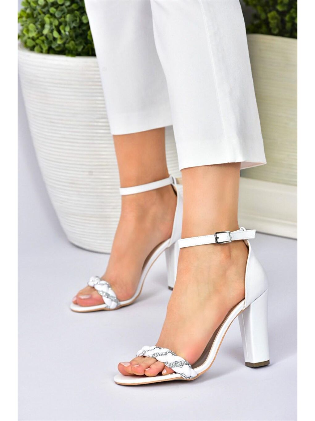 Beyaz Kalın Topuklu Kadın Abiye Ayakkabı M312251009