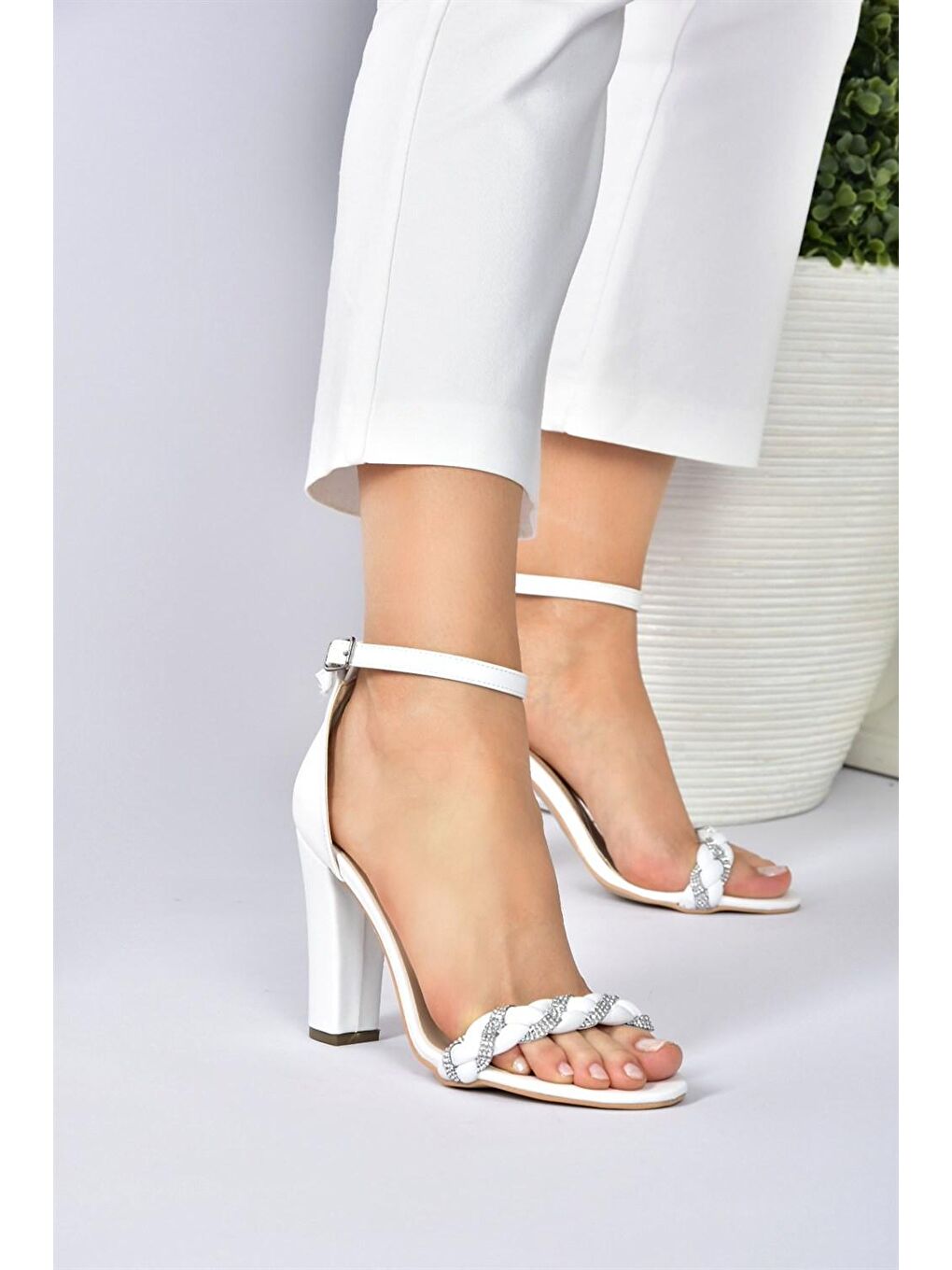 Beyaz Kalın Topuklu Kadın Abiye Ayakkabı M312251009-4
