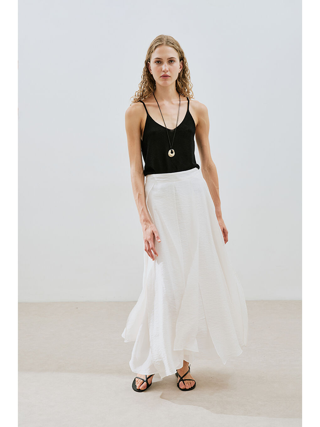 Katlı Fırfırlı Uzun Etek Ekru-2