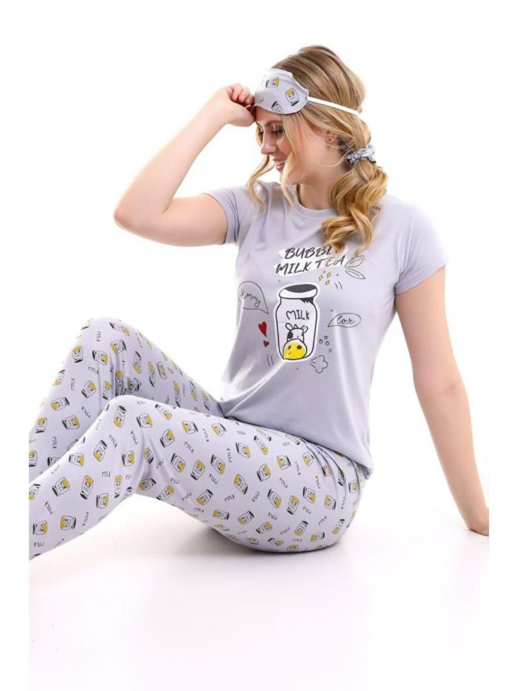 Gri Uyku Bantlı Milk Baskılı Kadın Kısa Kol Pijama Takımı