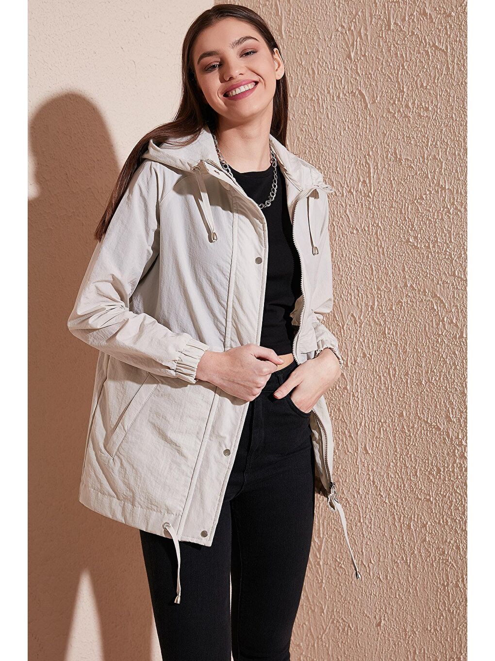 Bej Regular Fit Kapüşonlu İnce Mevsimlik Mont 497GILMORE