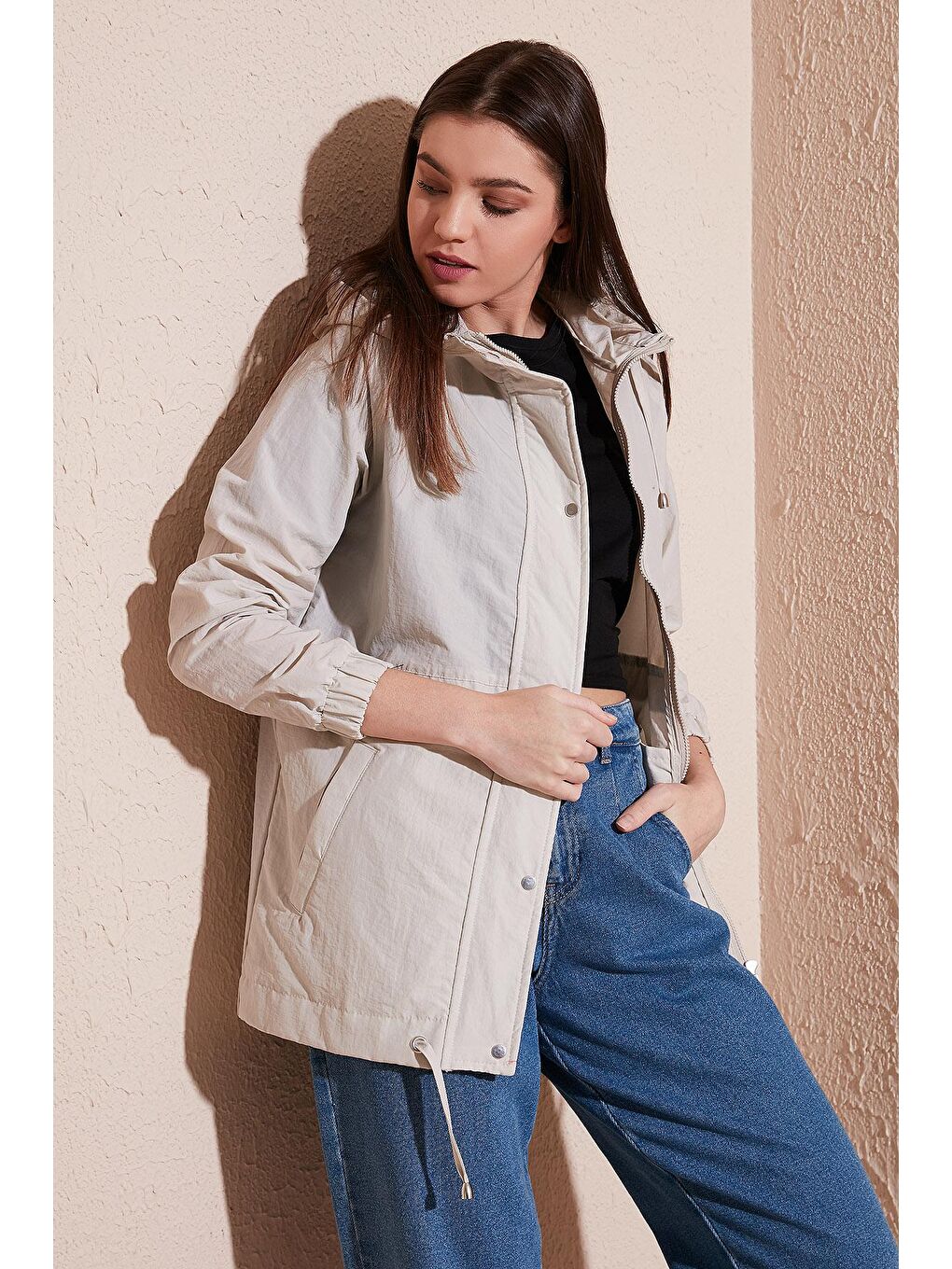 Bej Regular Fit Kapüşonlu İnce Mevsimlik Mont 497GILMORE-1